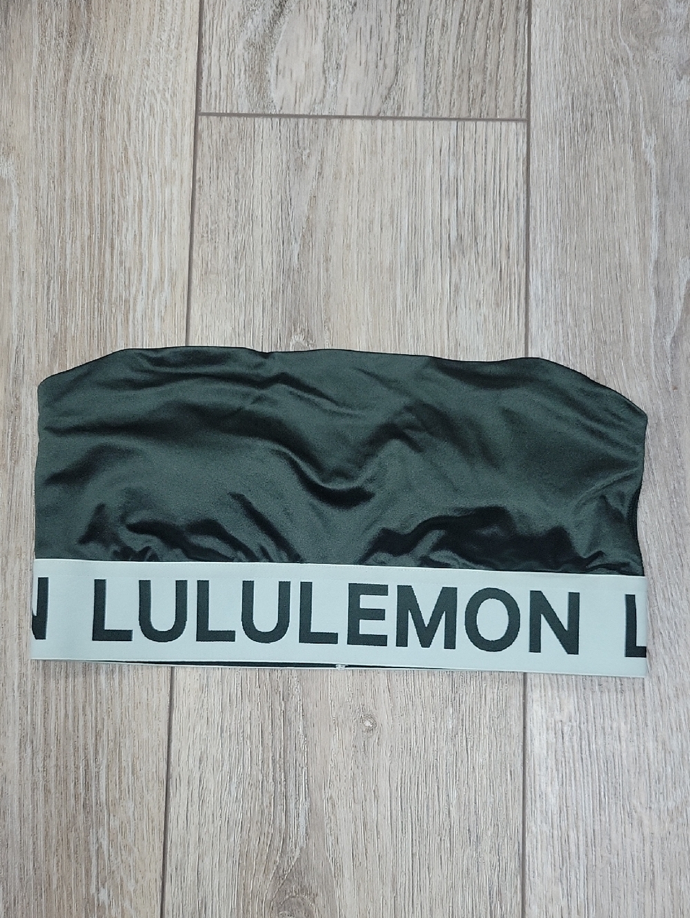 Lululemon Satin Shine Logo Train Bra A/B Cup Size XS Rainforesr Green